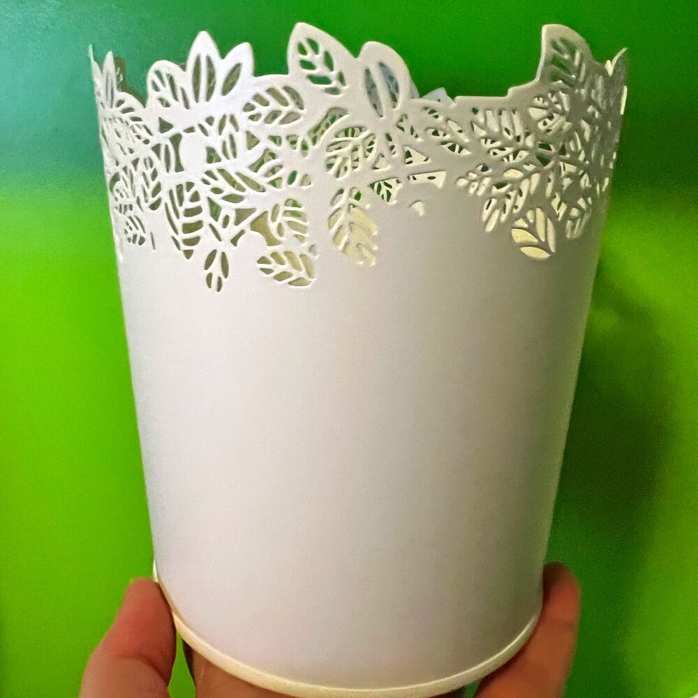 🌿 IKEA White Ceramic Planter Pot – 5" Diameter – Minimalist Modern
